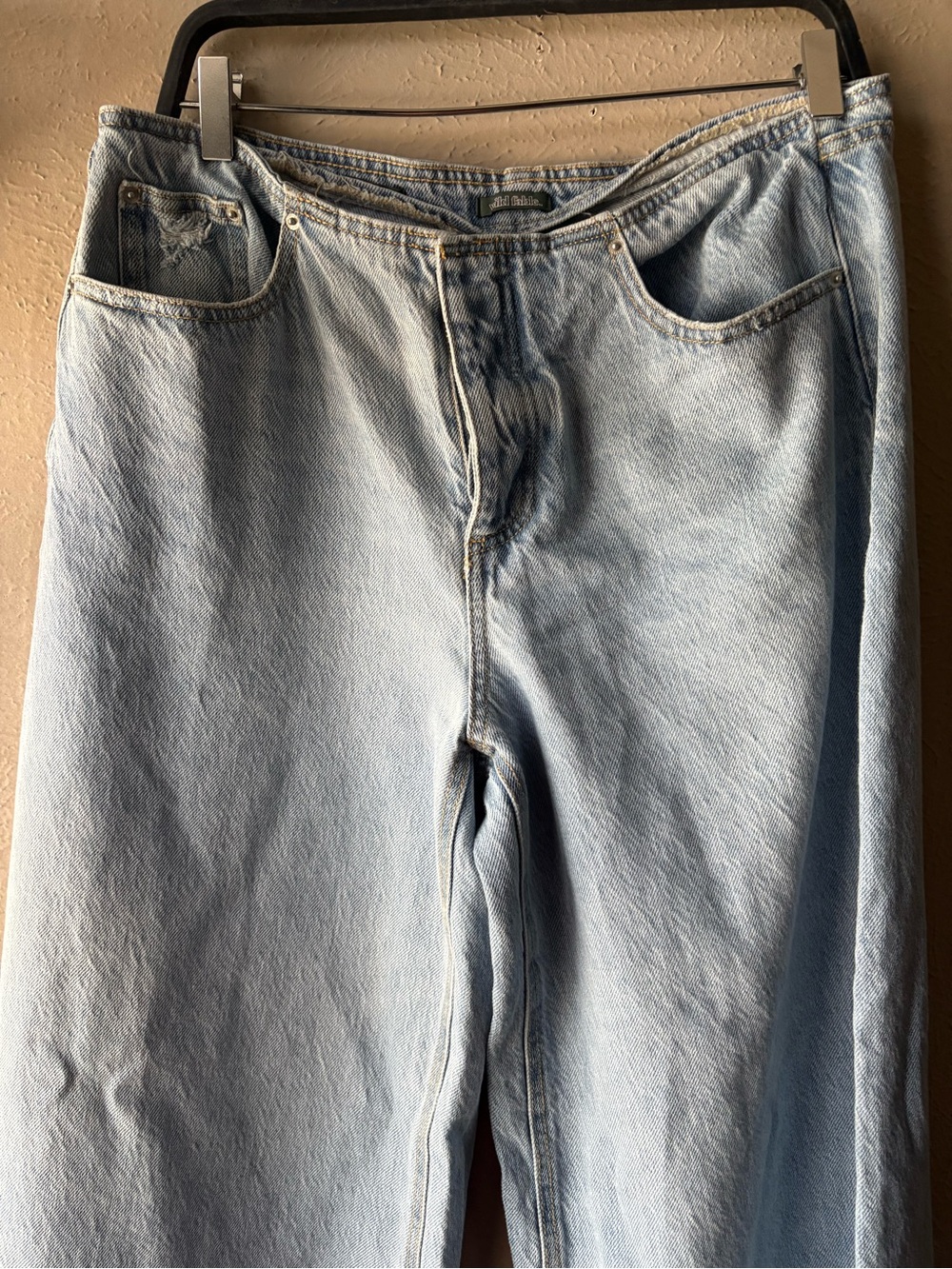 Light Blue Jeans - Classic Straight Fit